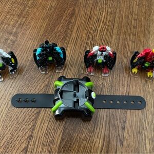 Cartoon Network Ben 10 Omnitrix Omni-Launch Watch and 4 Battle Figures Lot